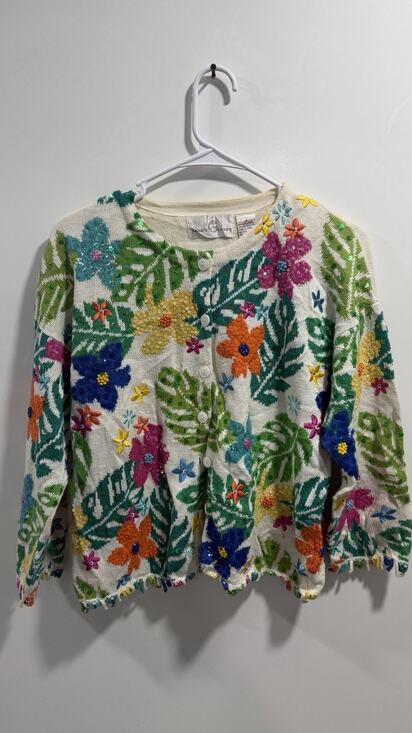 Jane's Closet Sweaters - Jane's Closet Womens Vintage White sweater, bright flowers, beading Size S